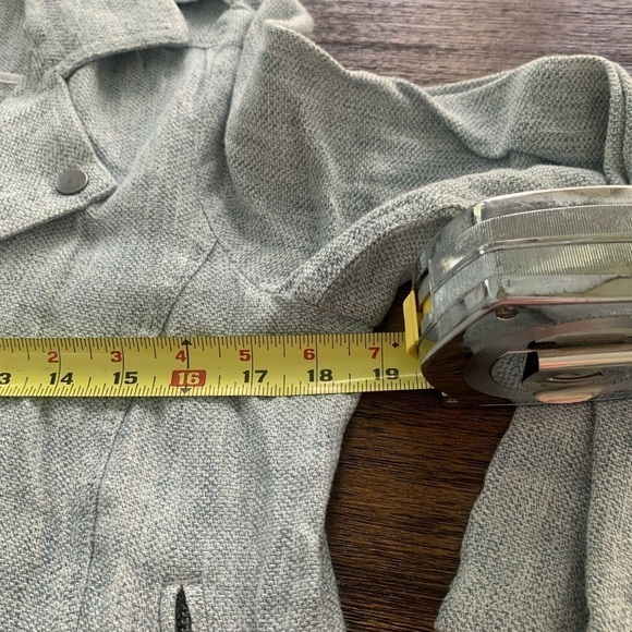 🎉Spense cardigan in a soft light gray. Size medium - Picture 3 of 10